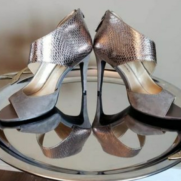 NEW Graphite Suede & Metallic Snake Print Pumps - Picture 2 of 5